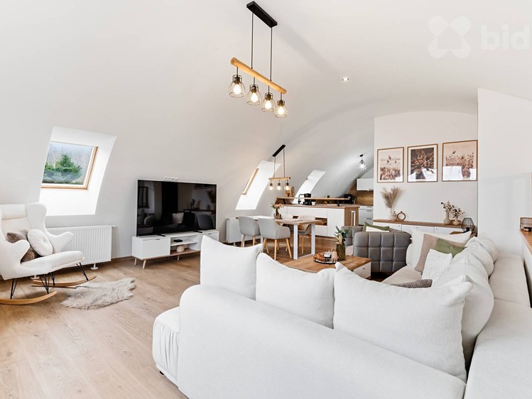Prodej rodinného domu 281 m², pozemek 1 097 m² - foto 5