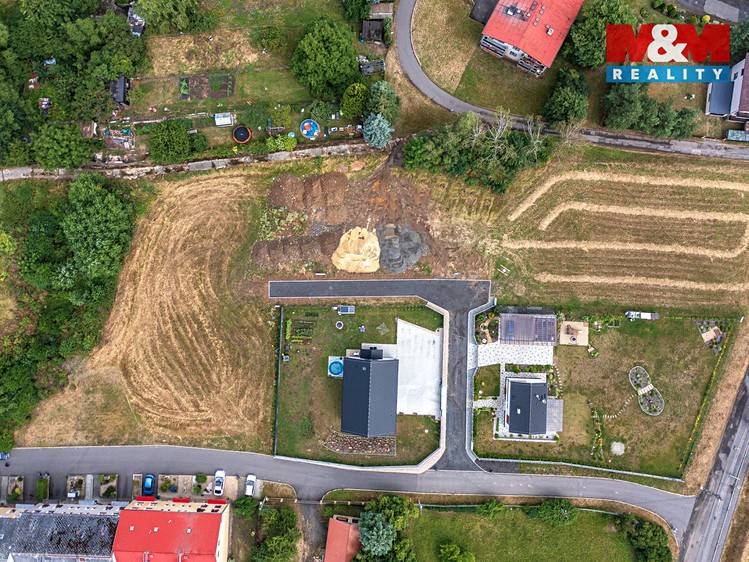 Prodej stavebního pozemku 1 027 m² - foto 8