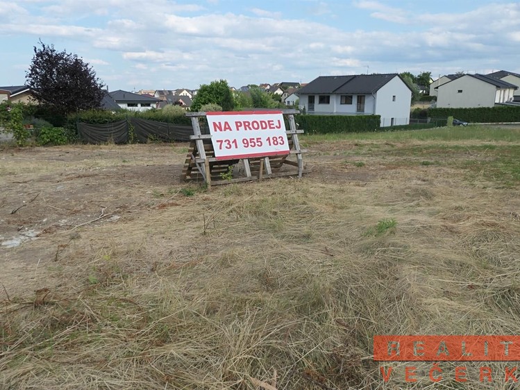Prodej stavebního pozemku 794 m² - foto 2
