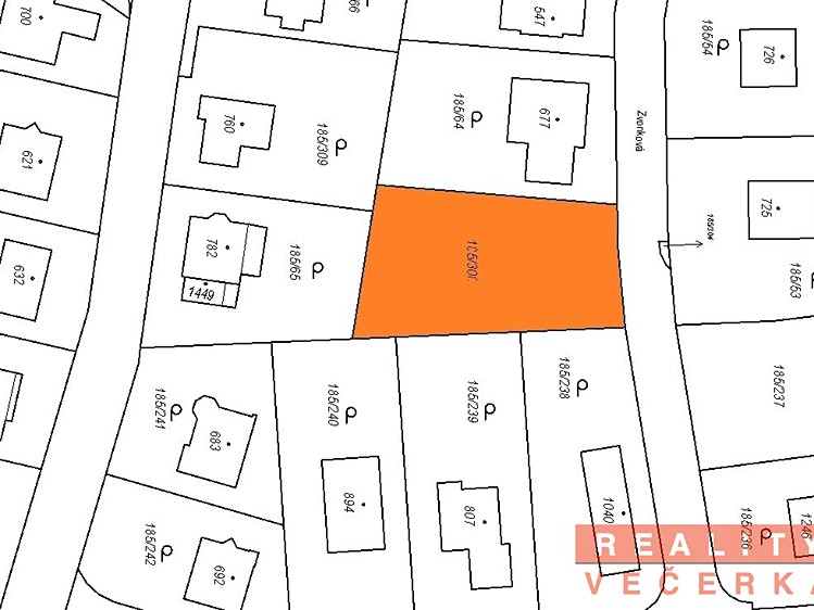 Prodej stavebního pozemku 898 m² - foto 1