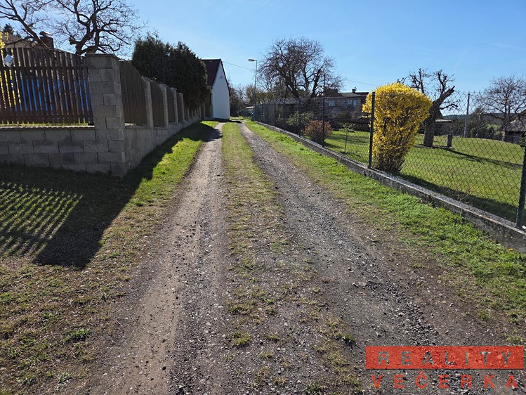 Prodej stavebního pozemku 1 059 m² - foto 3