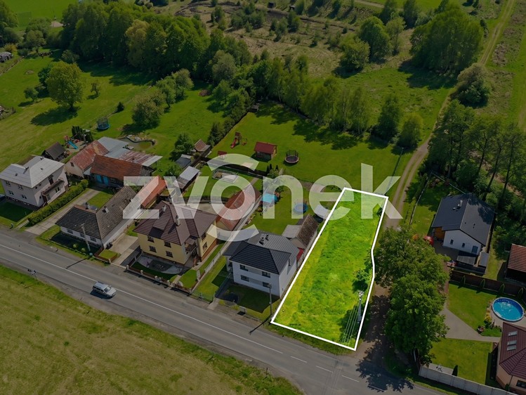 Prodej stavebního pozemku 600 m² - foto 1