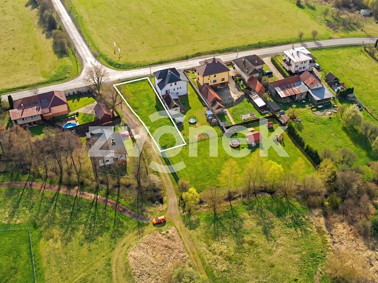 Prodej stavebního pozemku 600 m² - foto 2