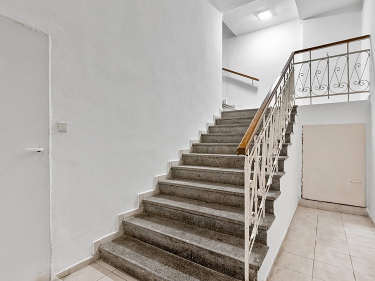 Prodej kanceláře 122 m² - foto 2