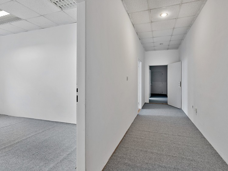 Prodej kanceláře 122 m² - foto 5