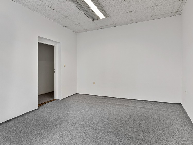 Prodej kanceláře 122 m² - foto 6