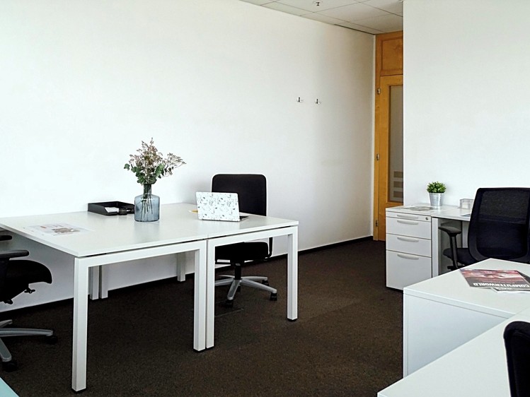 Pronájem kanceláře 60 m² - foto 1