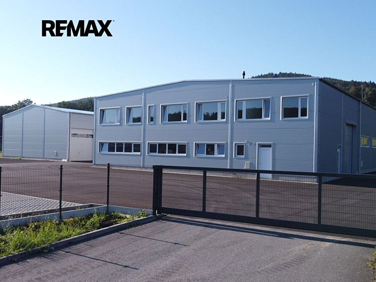 Pronájem výrobní haly, prostoru 1 400 m² - foto 1