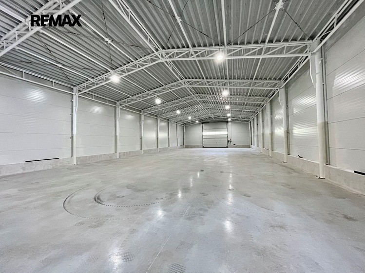 Pronájem výrobní haly, prostoru 1 400 m² - foto 3