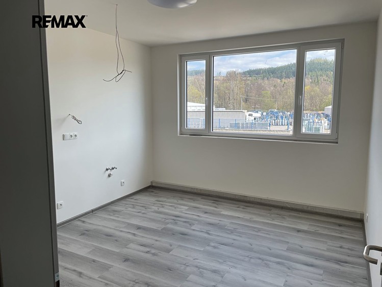 Pronájem výrobní haly, prostoru 1 400 m² - foto 8