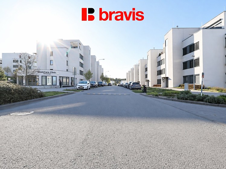 Pronájem garážového stání 12 m² - foto 2