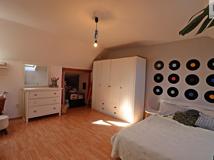 Prodej rodinného domu 165 m², pozemek 240 m² - foto 4
