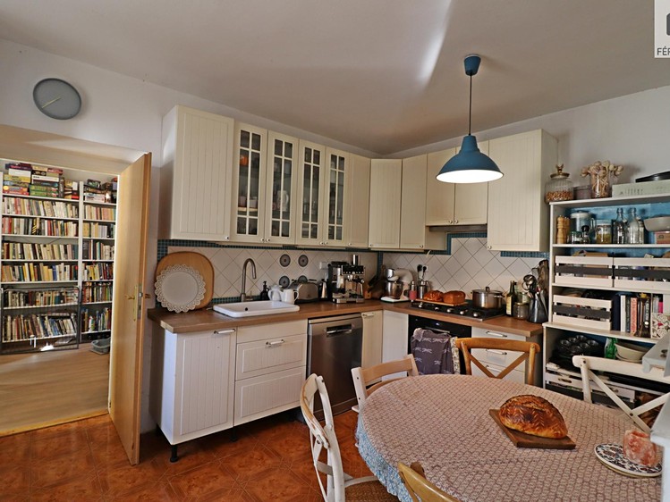 Prodej rodinného domu 165 m², pozemek 240 m² - foto 2