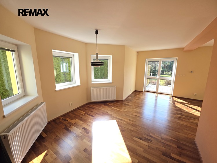 Prodej rodinného domu 169 m², pozemek 974 m² - foto 5