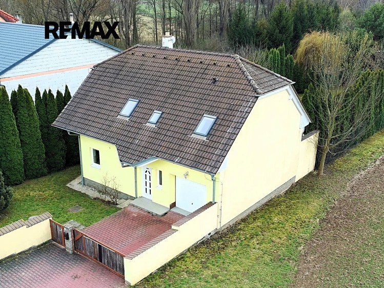 Prodej rodinného domu 169 m², pozemek 974 m² - foto 7