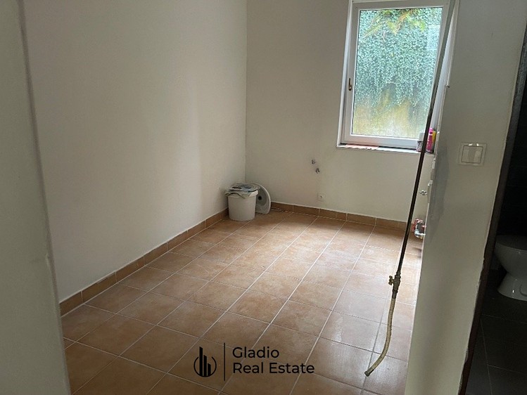 Prodej rodinného domu 450 m², pozemek 296 m² - foto 4