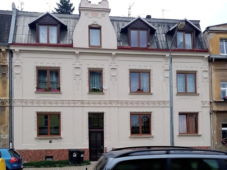 Prodej rodinného domu 450 m², pozemek 296 m² - foto 1