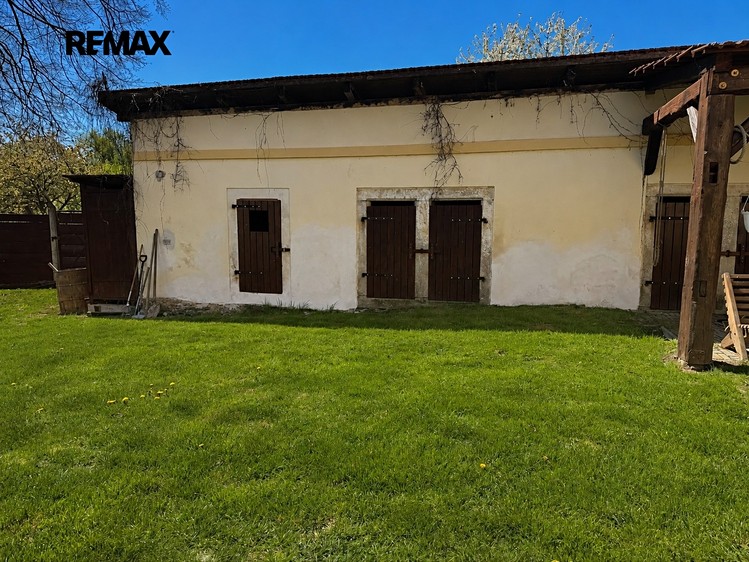 Prodej rodinného domu 725 m², pozemek 7 165 m² - foto 6