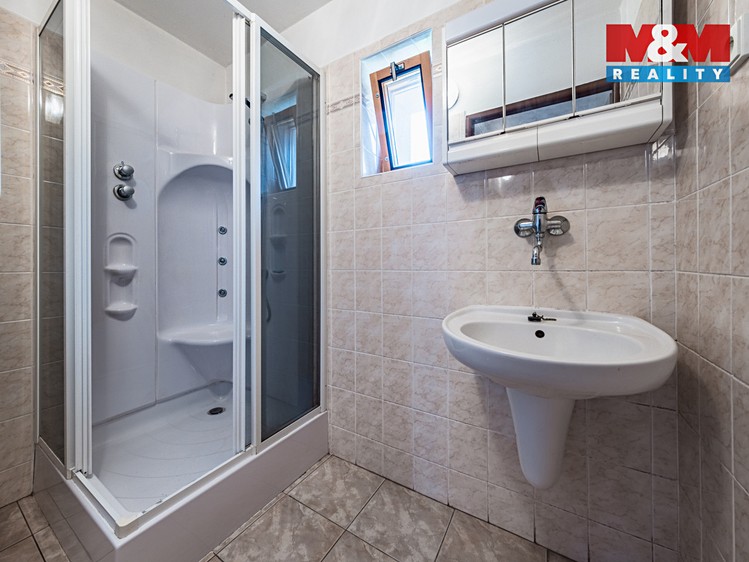 Prodej rodinného domu 200 m², pozemek 357 m² - foto 3