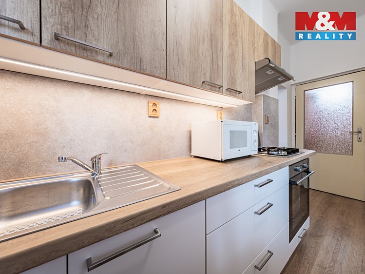 Prodej rodinného domu 200 m², pozemek 357 m² - foto 2