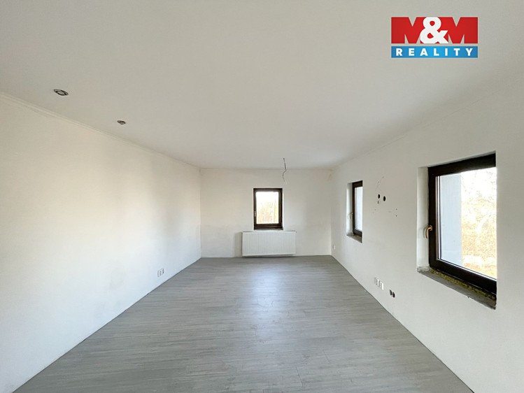 Prodej rodinného domu 103 m², pozemek 928 m² - foto 2