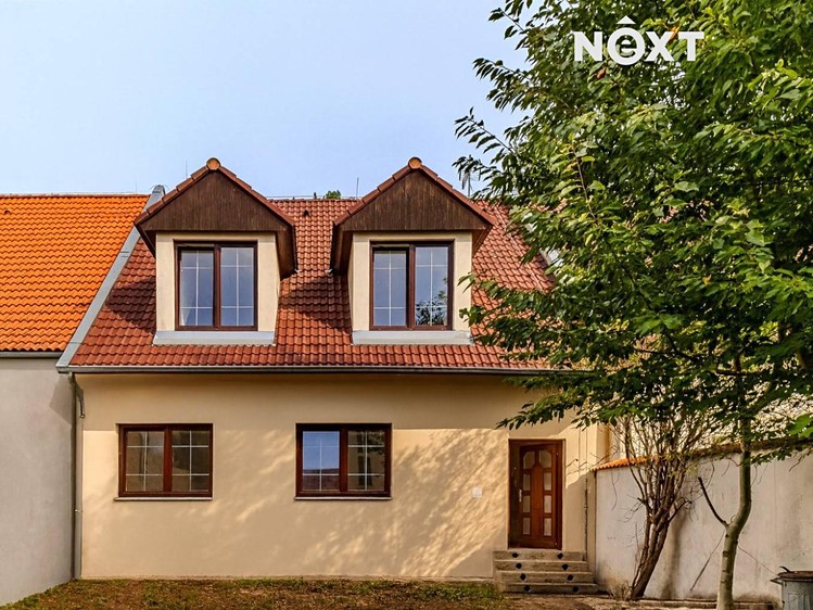 Prodej rodinného domu 160 m², pozemek 469 m² - foto 1