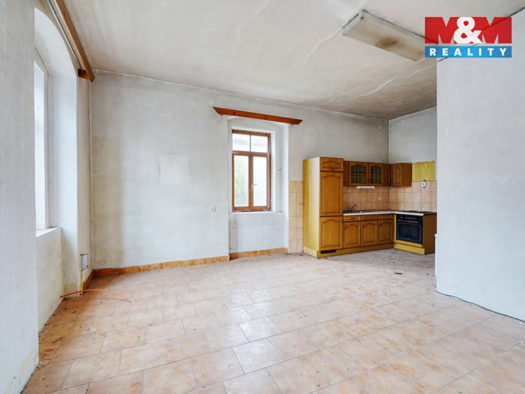 Prodej rodinného domu 343 m², pozemek 2 103 m² - foto 6