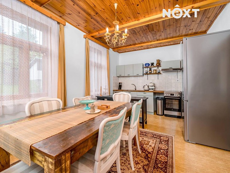 Prodej rodinného domu 180 m², pozemek 1 275 m² - foto 2