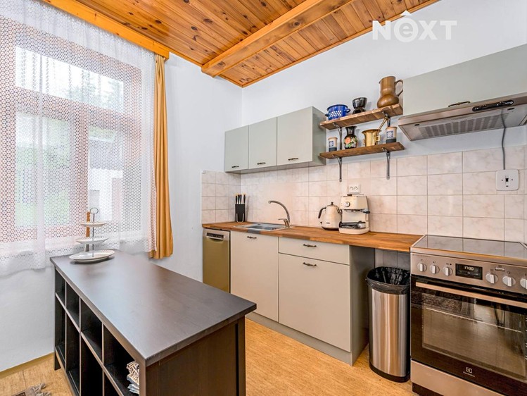Prodej rodinného domu 180 m², pozemek 1 275 m² - foto 3