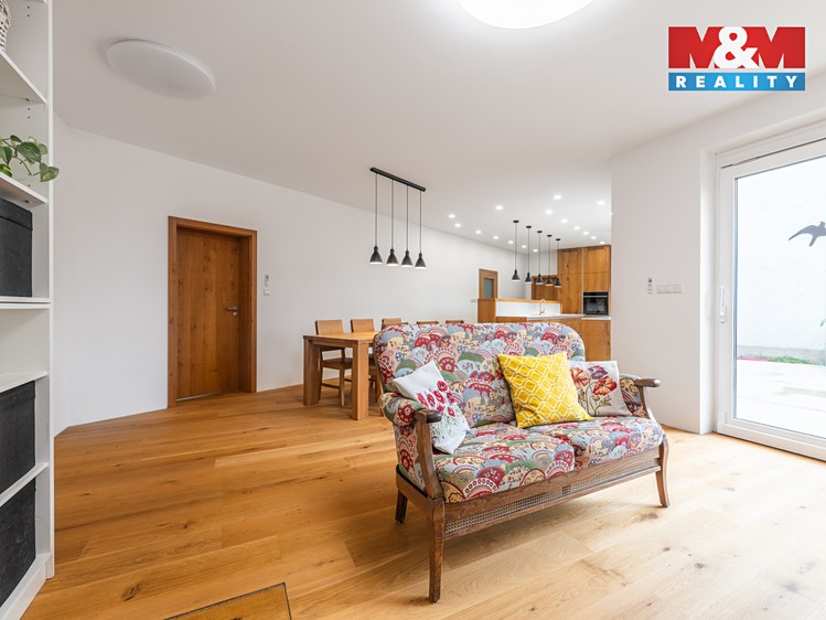 Prodej rodinného domu 270 m², pozemek 789 m² - foto 5