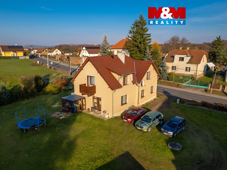 Prodej rodinného domu 180 m², pozemek 2 215 m² - foto 1
