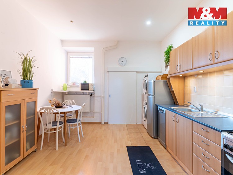 Prodej rodinného domu 240 m², pozemek 1 501 m² - foto 6