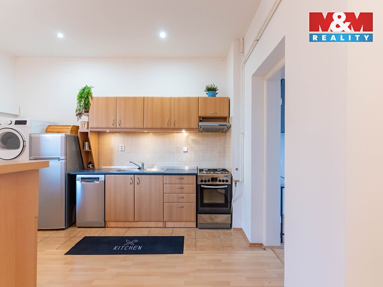 Prodej rodinného domu 240 m², pozemek 1 501 m² - foto 7