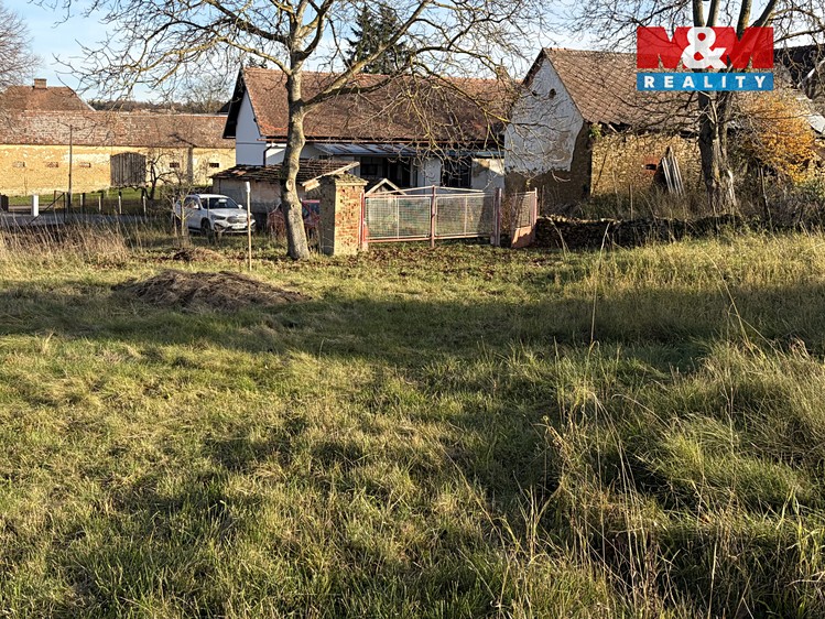 Prodej podílu 1/2  stavebního pozemku 1 179 m² - foto 4