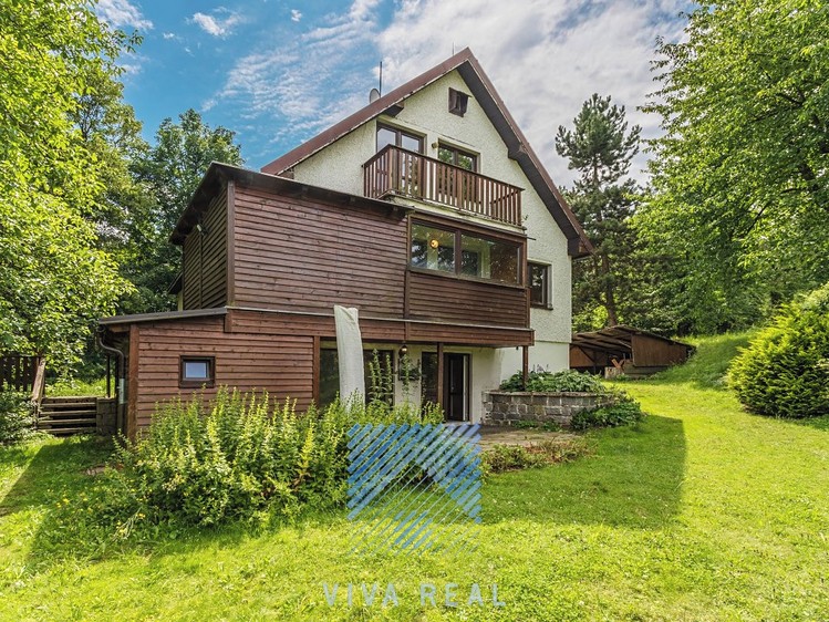 Prodej rodinného domu 337 m², pozemek 1 675 m² - foto 1