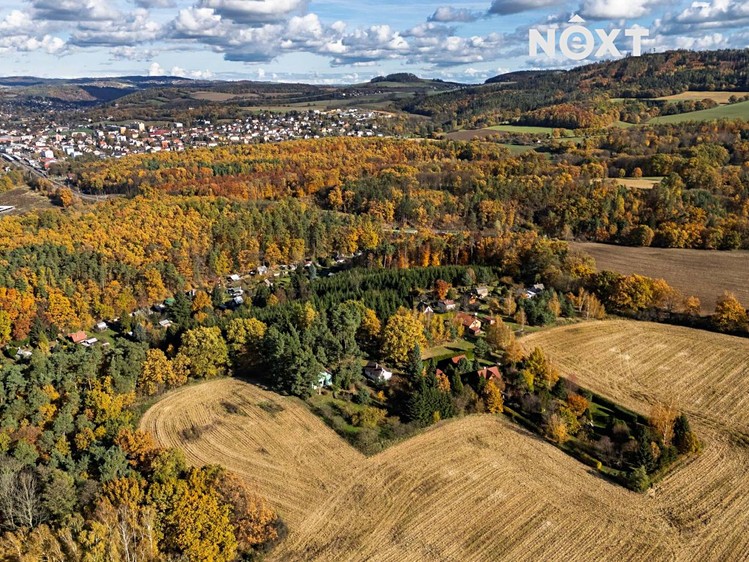 Prodej stavebního pozemku 839 m² - foto 1
