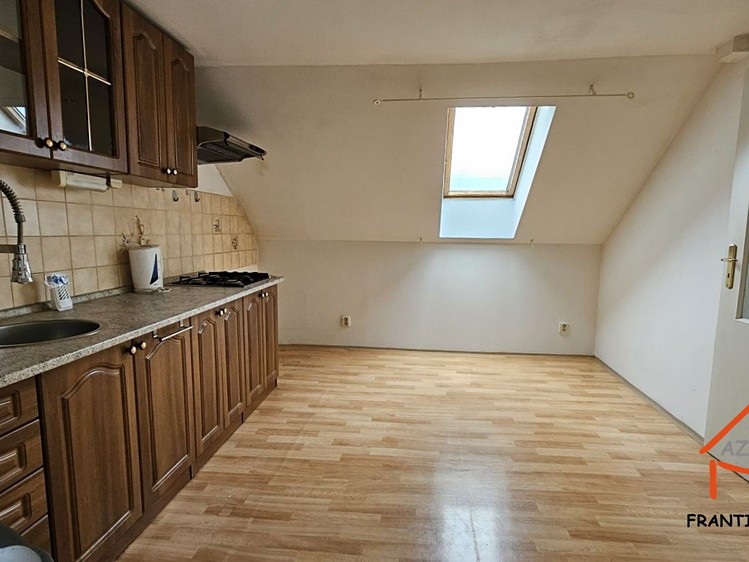 Pronájem bytu 2+1 43 m² - foto 3