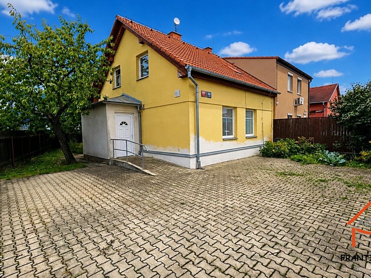Pronájem bytu 2+1 43 m² - foto 1