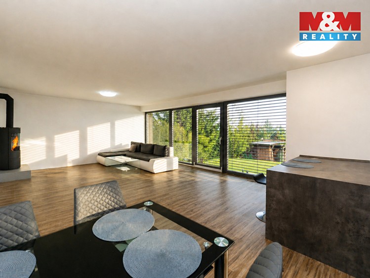 Prodej rodinného domu 287 m², pozemek 1 396 m² - foto 3