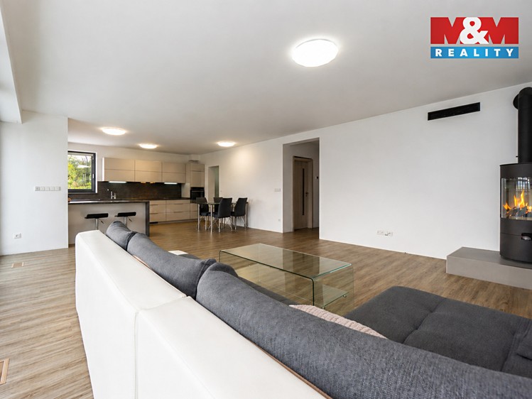 Prodej rodinného domu 287 m², pozemek 1 396 m² - foto 6