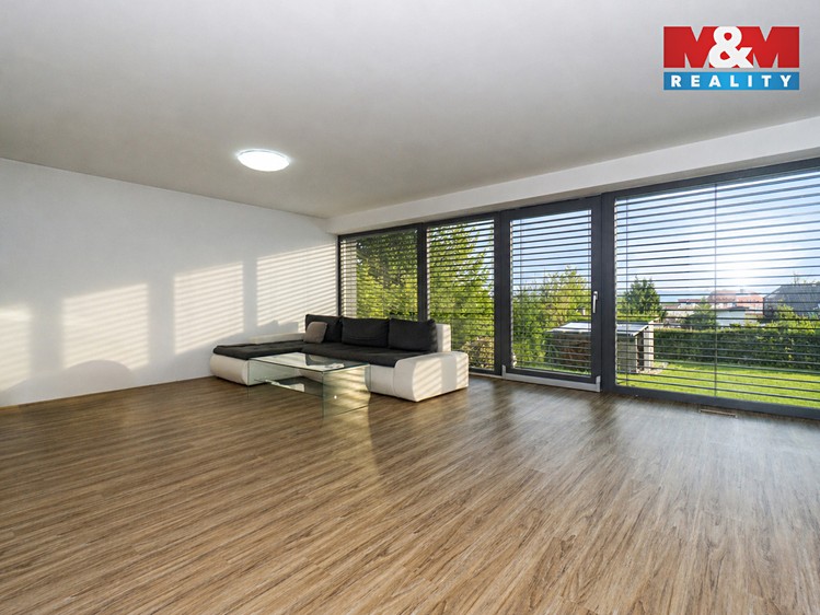 Prodej rodinného domu 287 m², pozemek 1 396 m² - foto 8