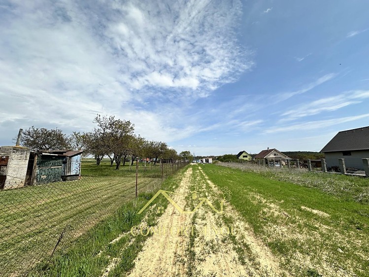Prodej stavebního pozemku 799 m² - foto 3
