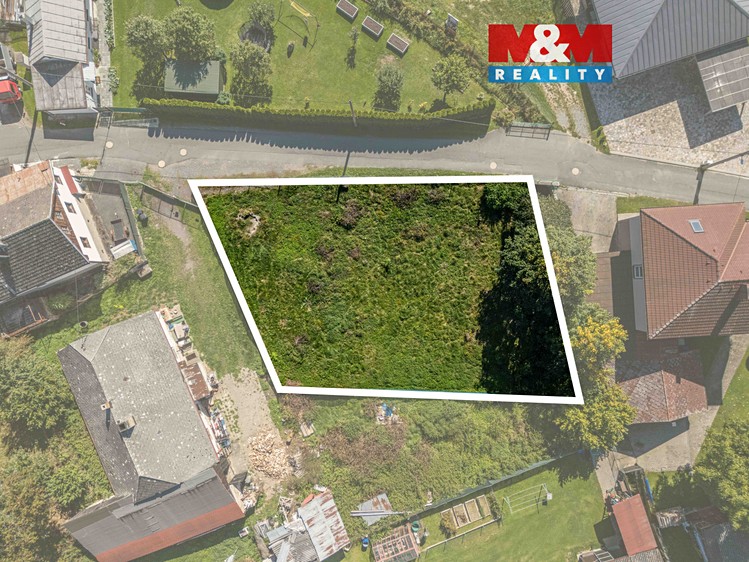 Prodej stavebního pozemku 737 m² - foto 1