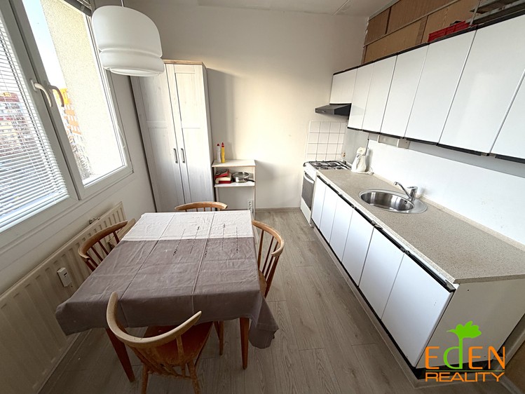 Pronájem bytu 4+1 78 m² - foto 8