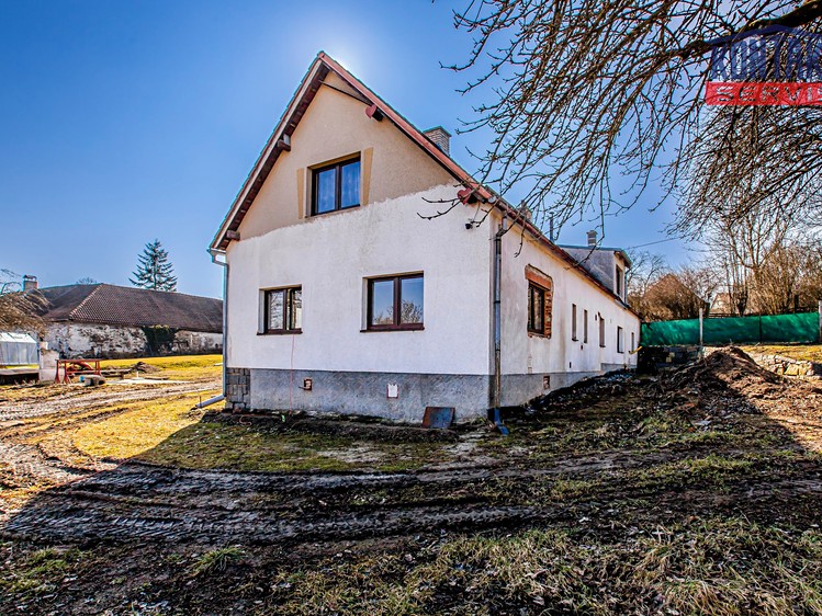 Prodej rodinného domu 262 m², pozemek 3 589 m² - foto 7