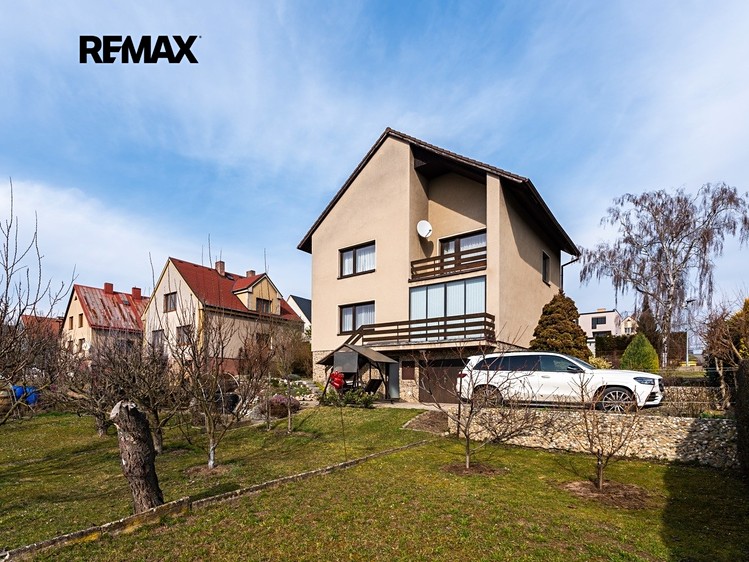 Prodej rodinného domu 160 m², pozemek 107 m² - foto 1