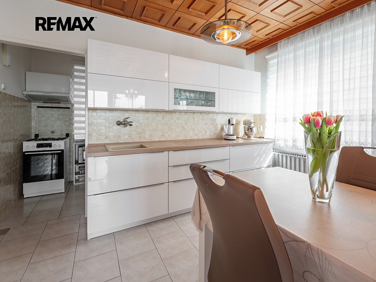 Prodej rodinného domu 160 m², pozemek 107 m² - foto 3