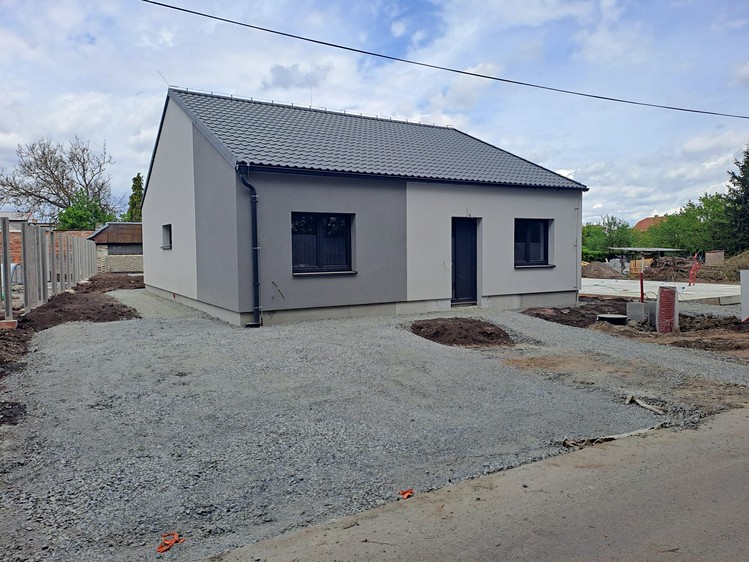 Prodej rodinného domu 100 m², pozemek 466 m² - foto 2