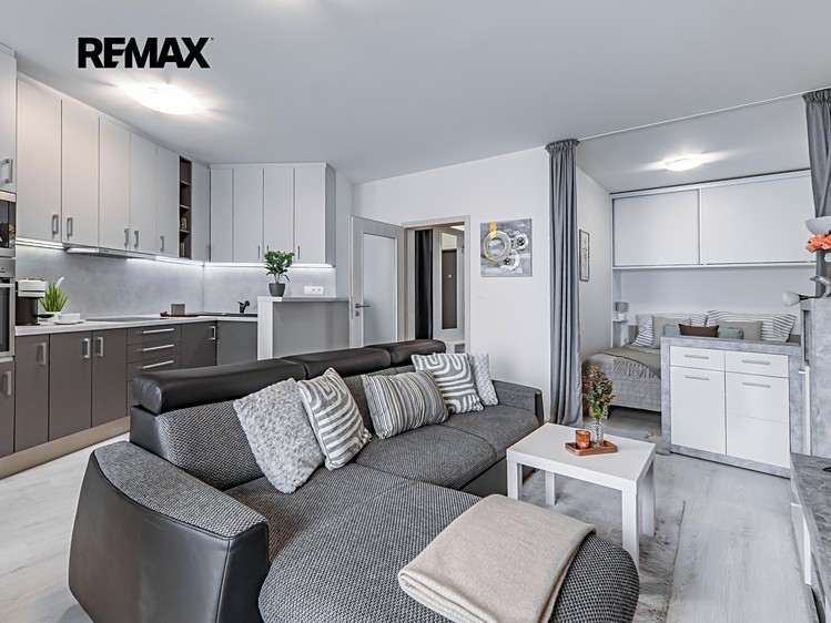 Prodej bytu 1+kk 48 m² - foto 1