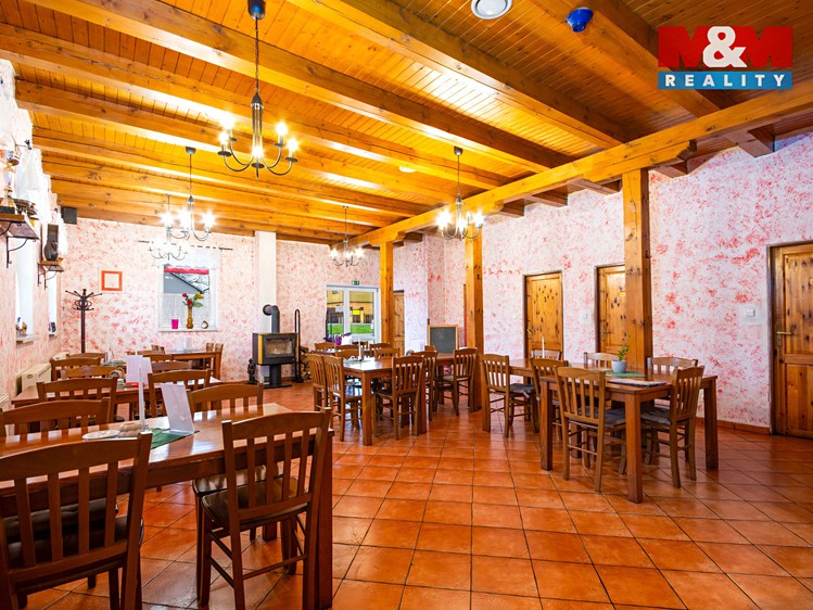 Prodej rodinného domu 168 m², pozemek 1 468 m² - foto 2